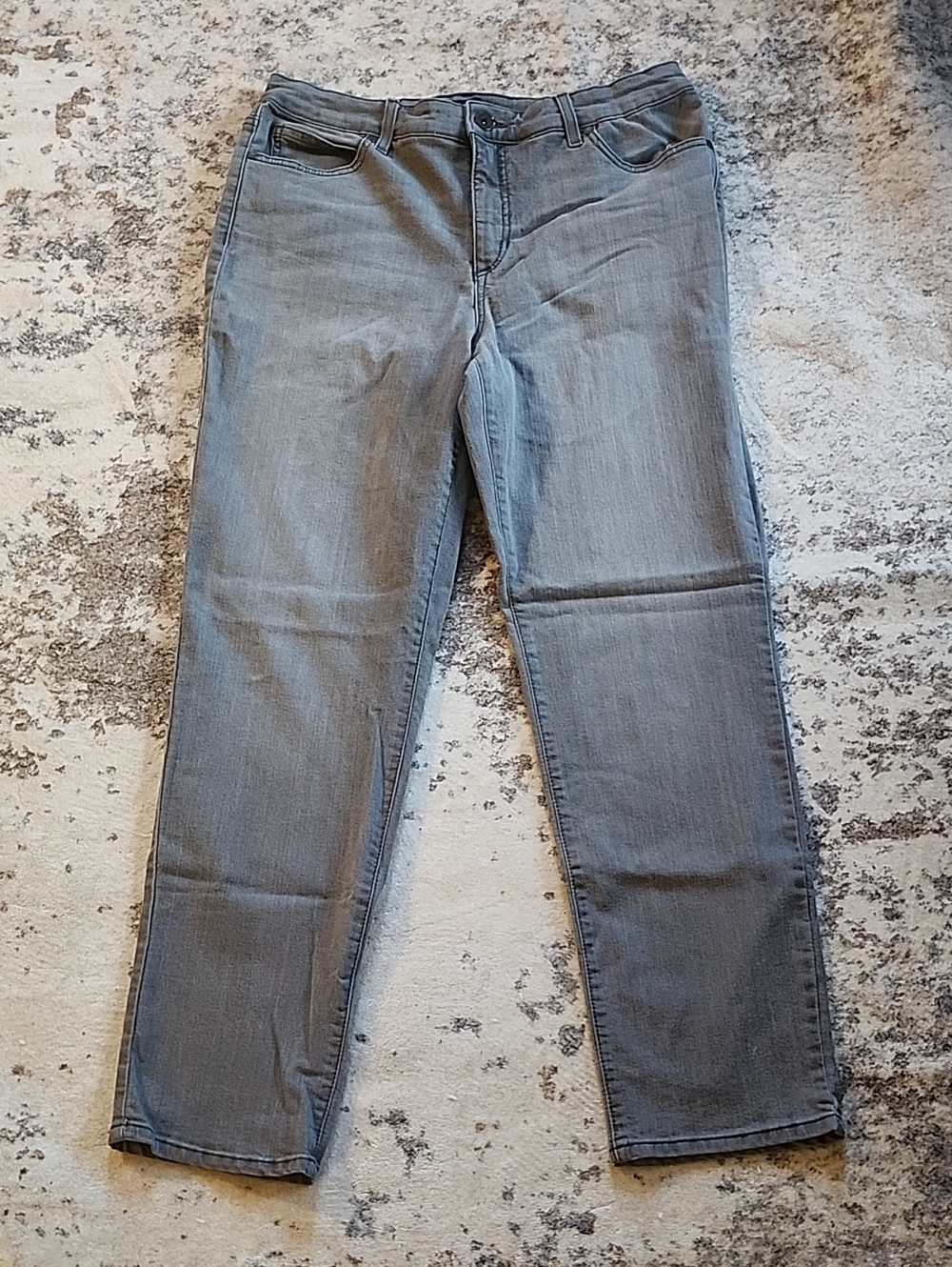 Bandolino Women's Straight-Leg Jeans in Light Gray